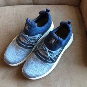 Skechers Tennis Shoes